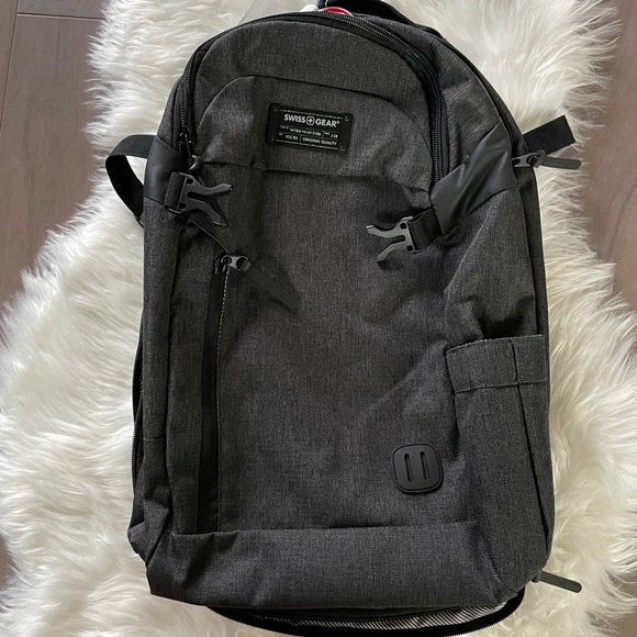 SwissGear Contoured 15-inch Laptop Backpack - Picture 3 of 8